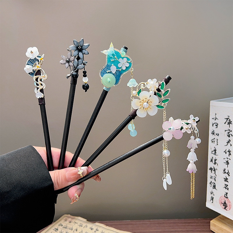 Women'S Formal Accessories - Classic Tassel Hair Stick Black Wooden