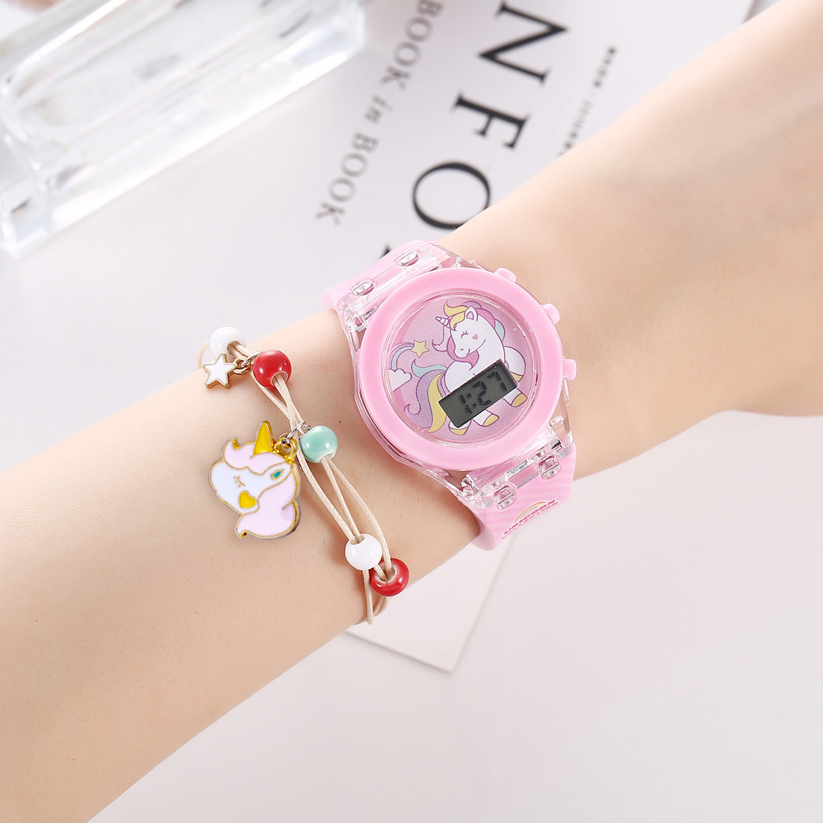 Cute Unicorn Girls Watches wit - Women Accessories Display recension och pris