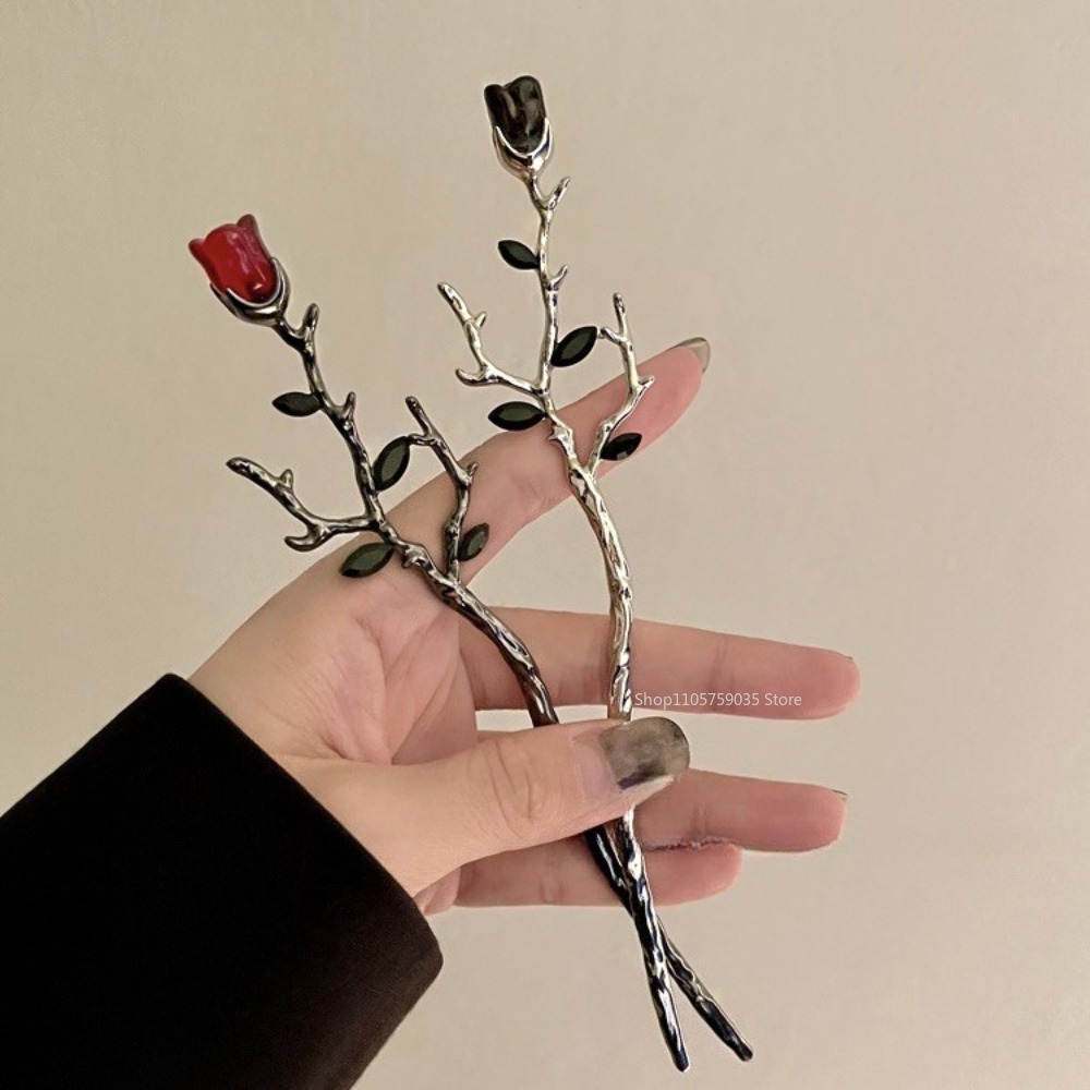 Vintage Metal Red Rose Flower  - Women'S Red Accessories recension och pris