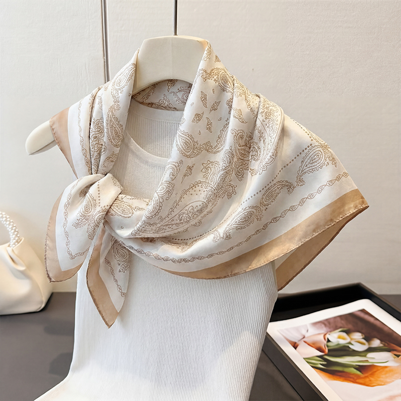 Vintage Beige Paisley Print Sq - Women'S Accessories For Neck recension och pris